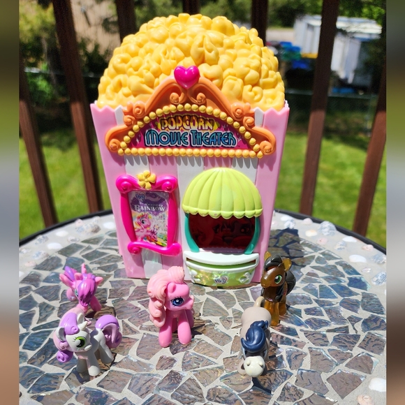 My little Pony movie theater - Picture 2 of 6